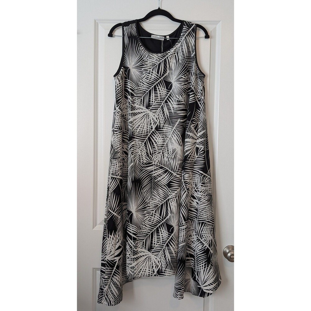 Patrizia Luca Milano Size Medium Black White Tropical Leaf Split Back Dress